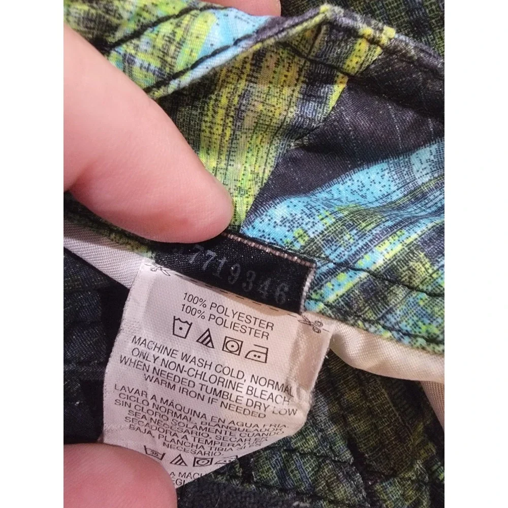 Oakley Board Shorts‎ Men 33 Plaid Geometric Surf Swim Trunks Y2K W/ Wax Comb